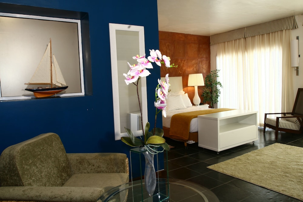Deluxe Suite, Beachfront photo 2