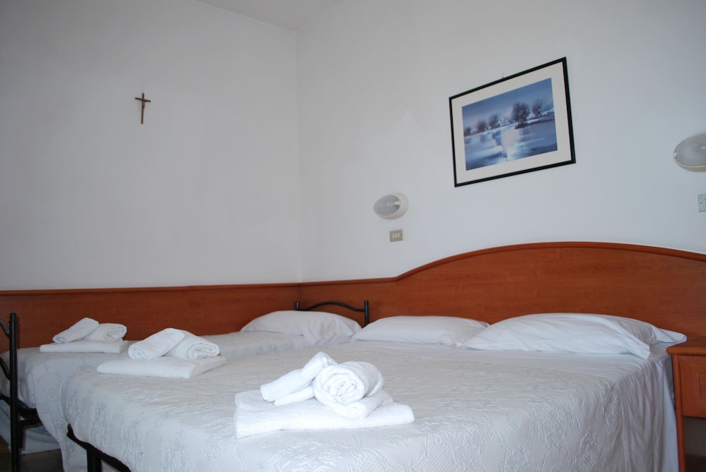 Standard Triple Room photo 1