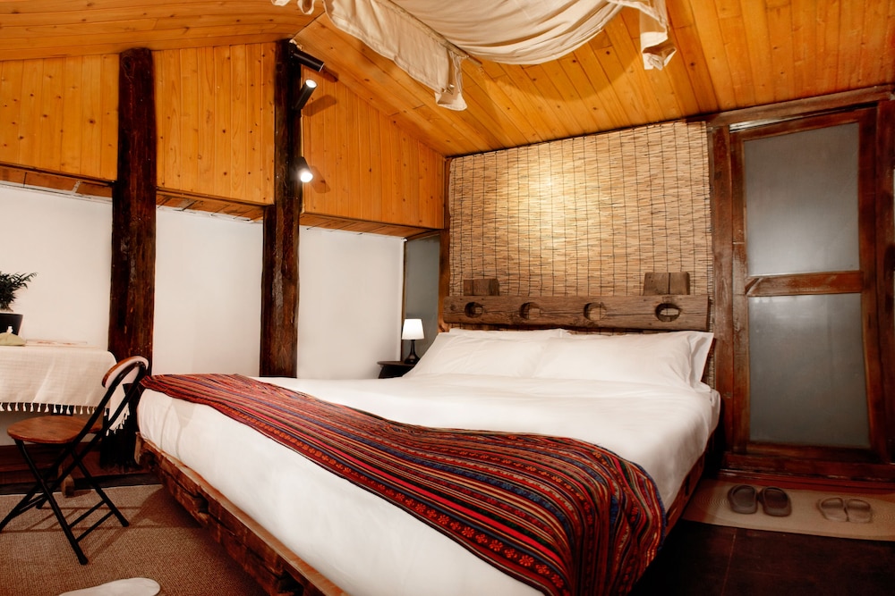 Basic Double Room, Balcony, Courtyard Area photo 2