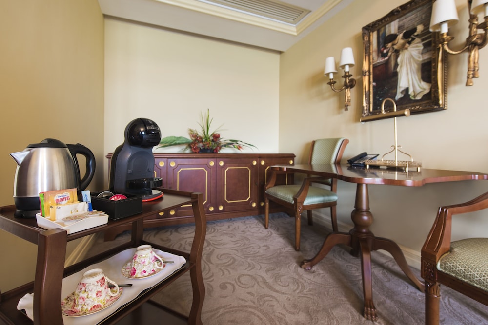 Suite, 1 Double Bed, Balcony, Sea View photo 1