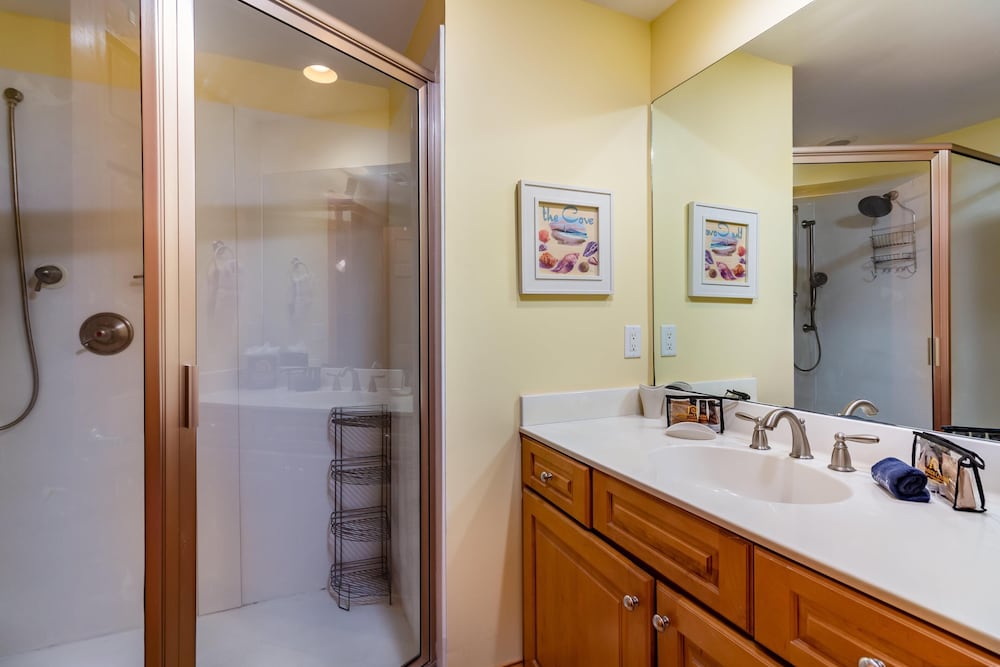 Condo, 2 Bedrooms photo 3