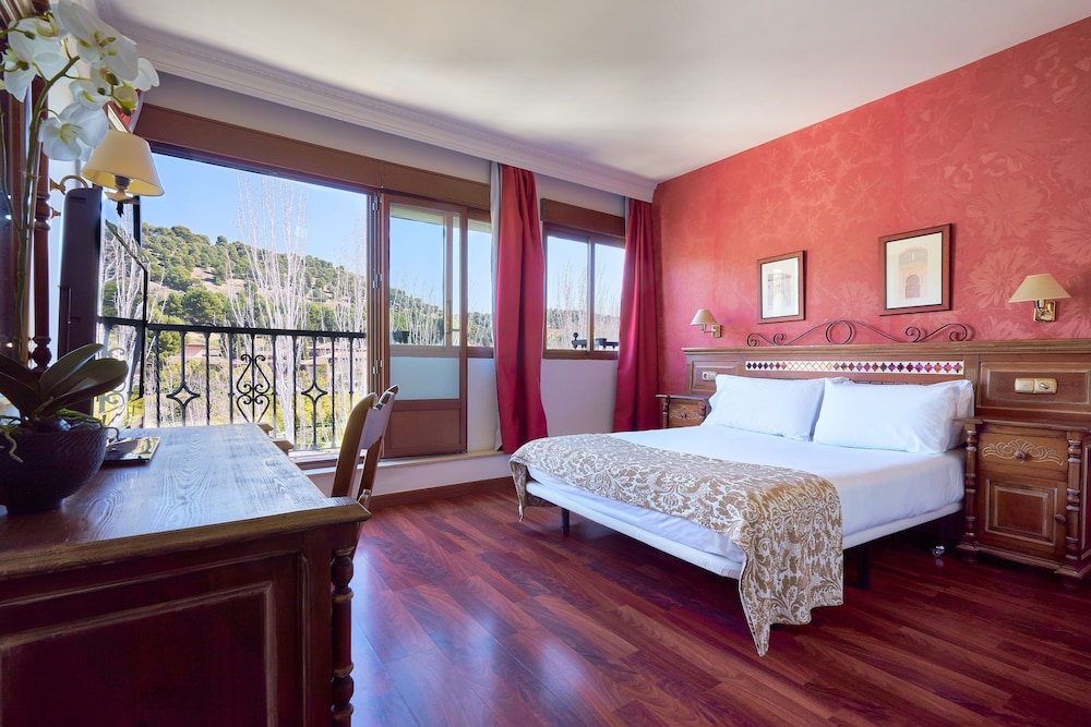 Double or Twin Room - Photo 2