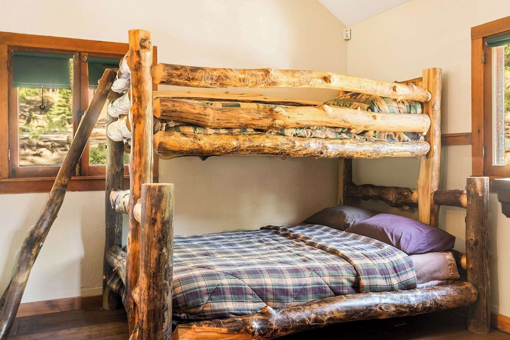 Cabin, Multiple Beds, Patio, Mountain View (Whispering Pines) photo 1