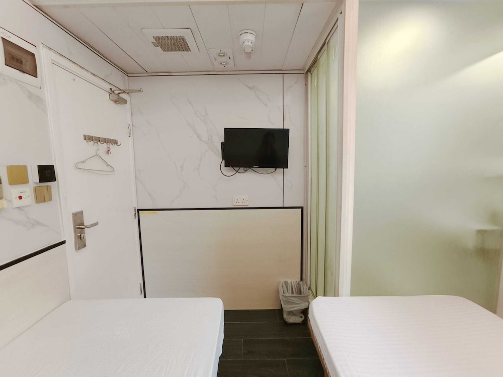 Standard Twin Room - Photo 6