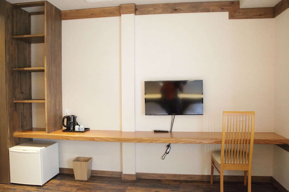 Deluxe Twin Room (201) photo 3