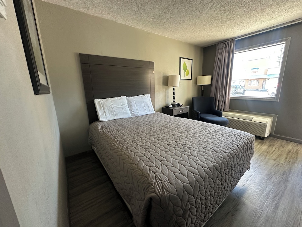 Room, 1 Queen Bed, Smoking photo 1