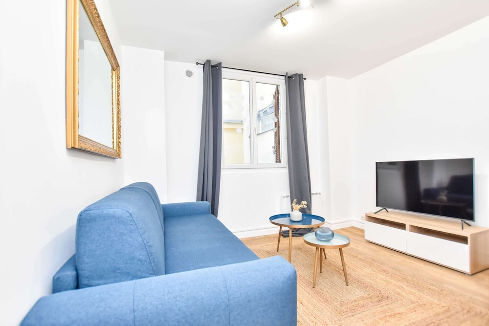 Apartment photo 1