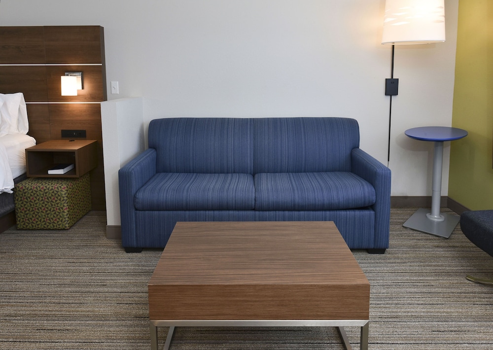 Suite, Multiple Beds - Photo 2