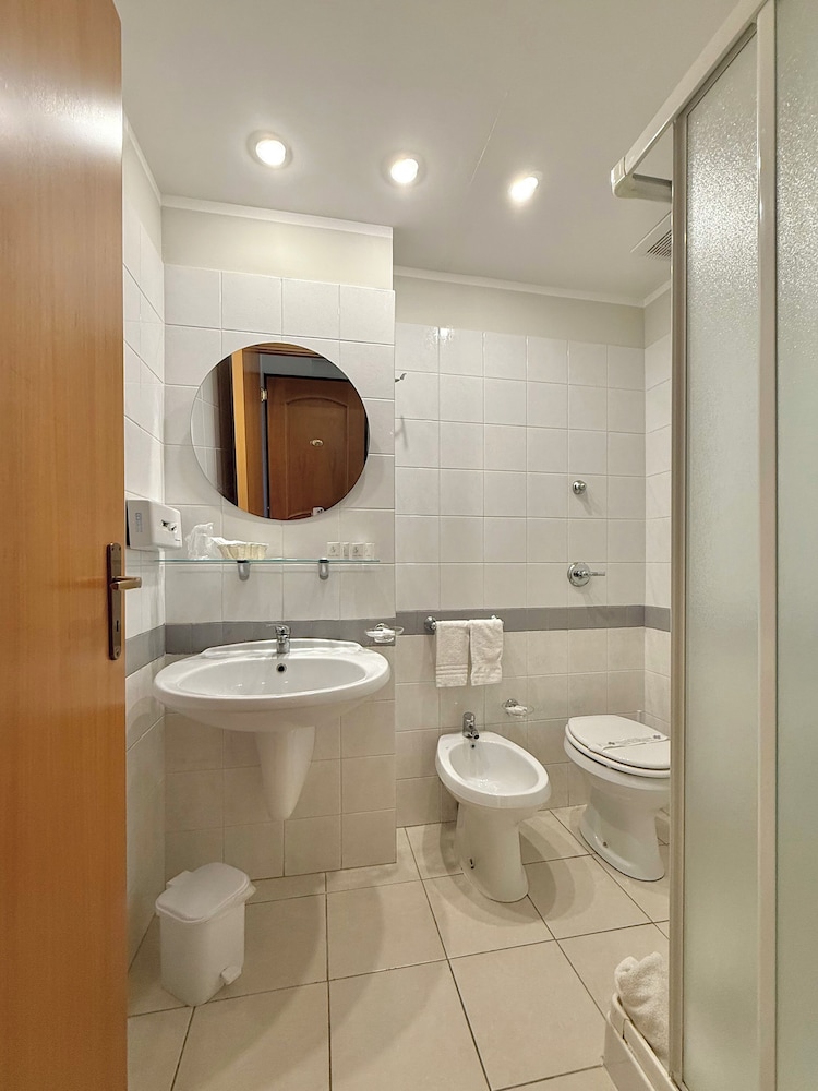 Comfort Double or Twin Room, Sea View - Photo 18