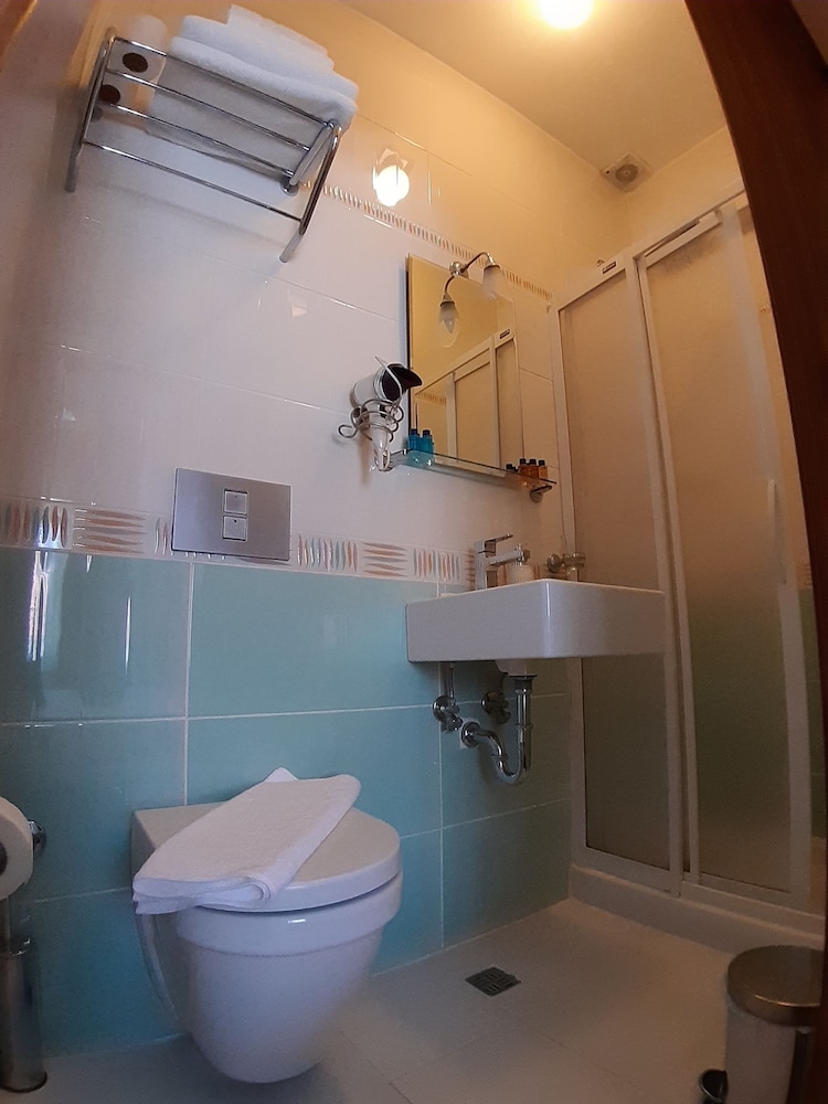 Standard Room photo 2