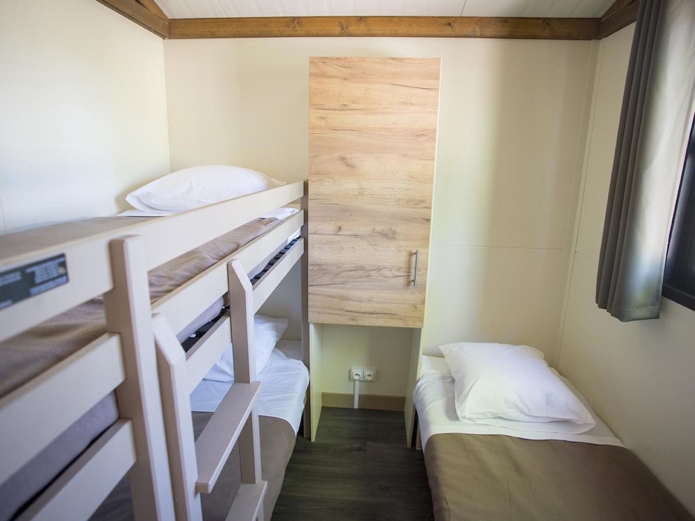 Chalet, 2 Bedrooms, Non Smoking photo 3