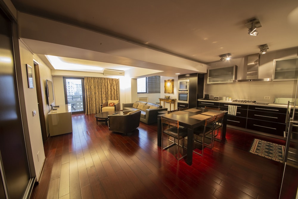 Luxury Apartment, 2 Bedrooms - Photo 9