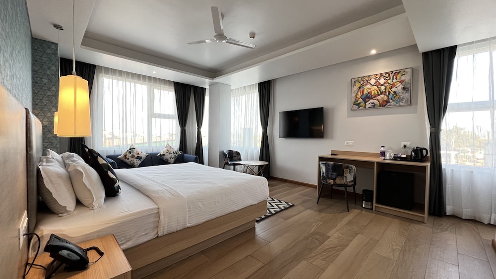 Executive Room - Photo 9