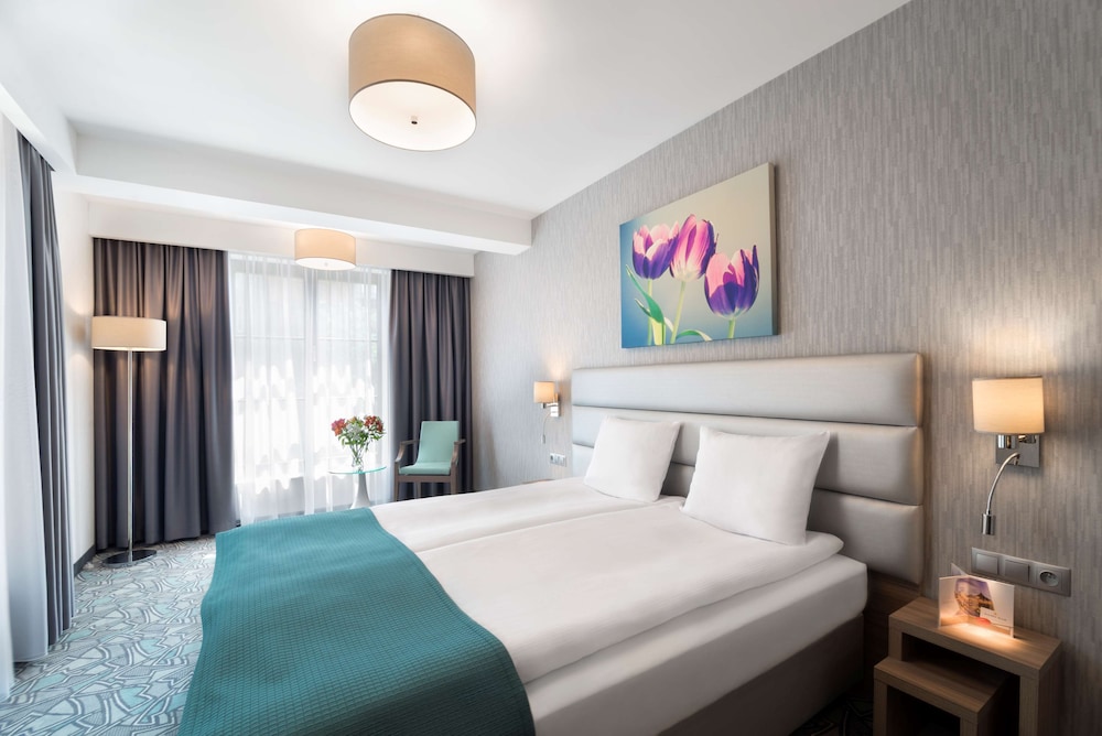 Standard Room, 1 King Bed photo 1