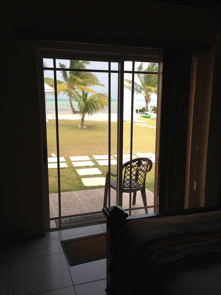 Classic Double Room, 2 Queen Beds, Patio, Beachfront photo 2