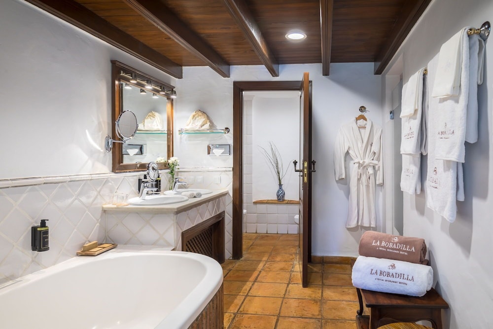 Grand Suite, 2 Bedrooms, Garden View
