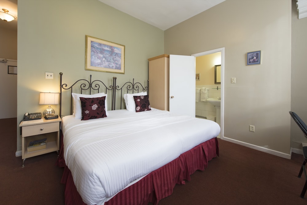 Superior Room, 1 King Bed