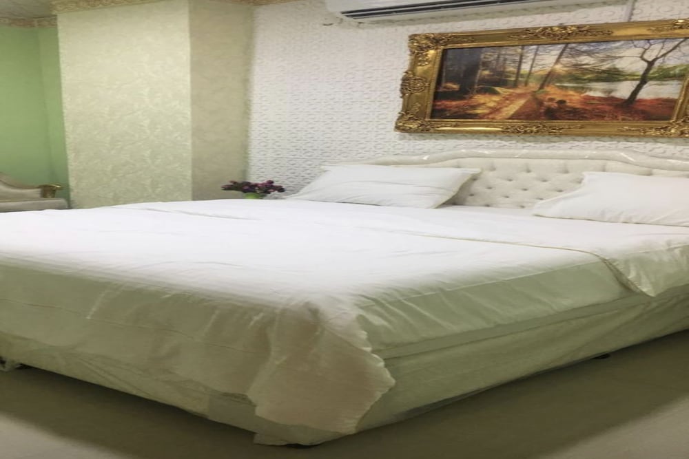 Executive Suite photo 2