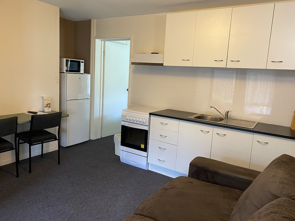 Deluxe Suite, 1 Bedroom, Non Smoking, Kitchen photo 3