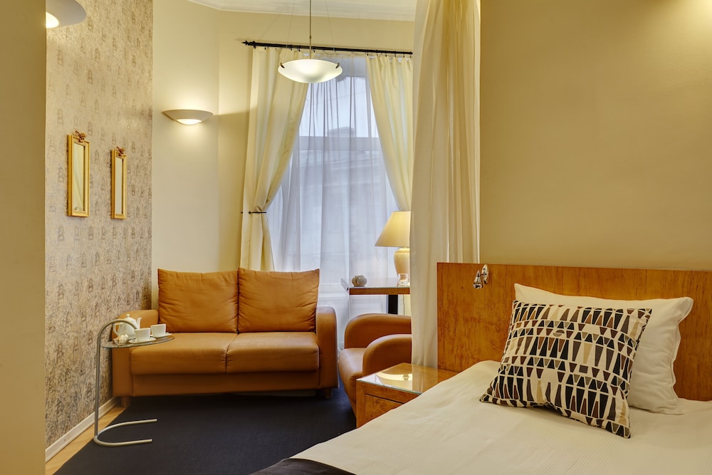 Deluxe Double Or Twin Room, City View photo 2
