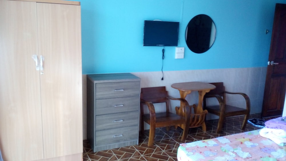 Family Triple Room, Multiple Beds, City View photo 2