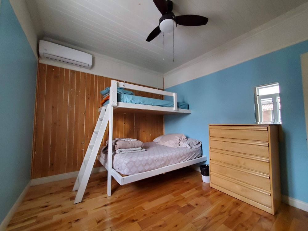 Family Quadruple Room, Multiple Beds, Shared Bathroom photo 3
