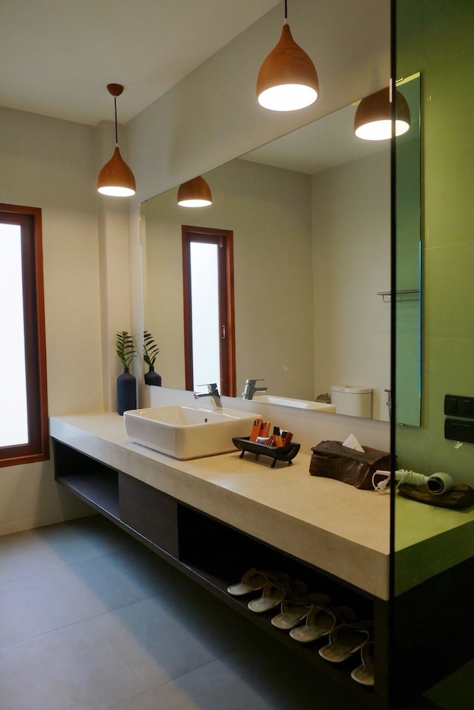 Deluxe Jacuzzi Villa photo 3