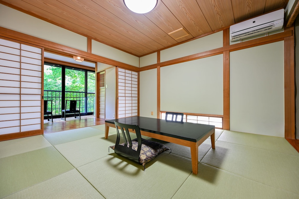Basic Quadruple Room, Garden View