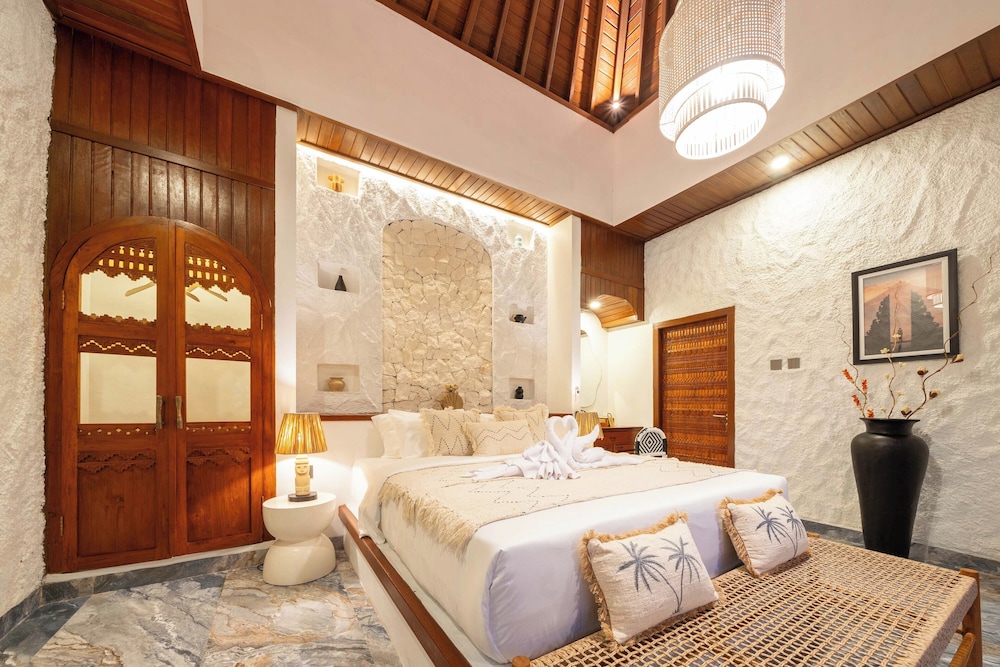 Deluxe Room with Pool View