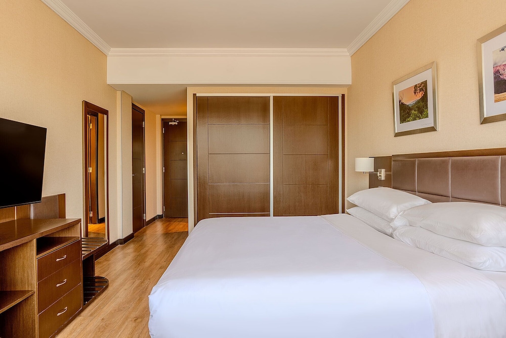 Standard Room, 1 King Bed photo 1
