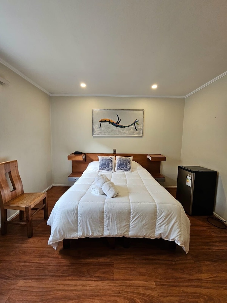 Room, 1 Queen Bed, Pets Allowed