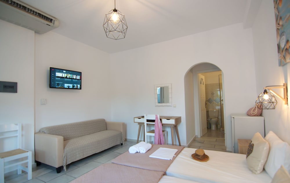 Deluxe Double or Twin Room (Semi Basement) - Photo 8