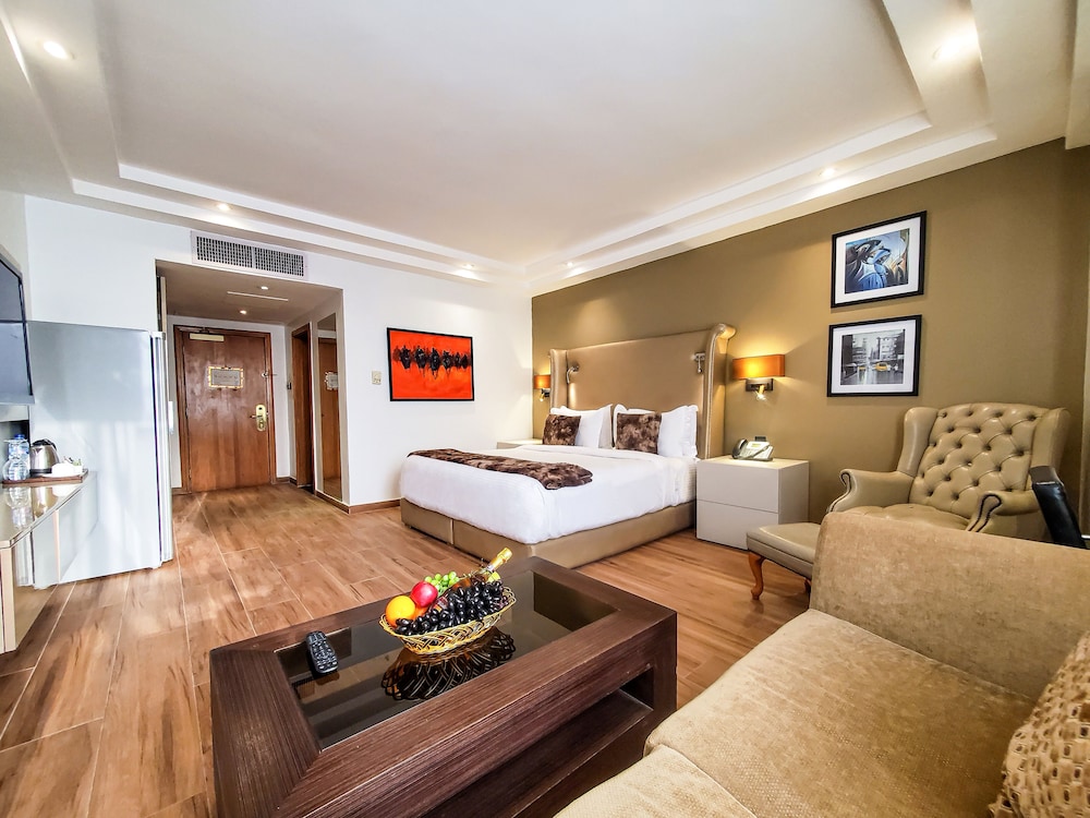 Deluxe Room, 1 King Bed - Photo 2