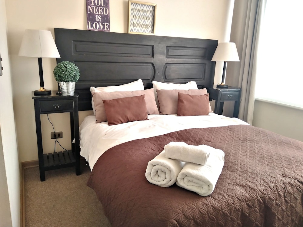 Family Apartment, Multiple Bedrooms, 2 Bathrooms, City View (A2)