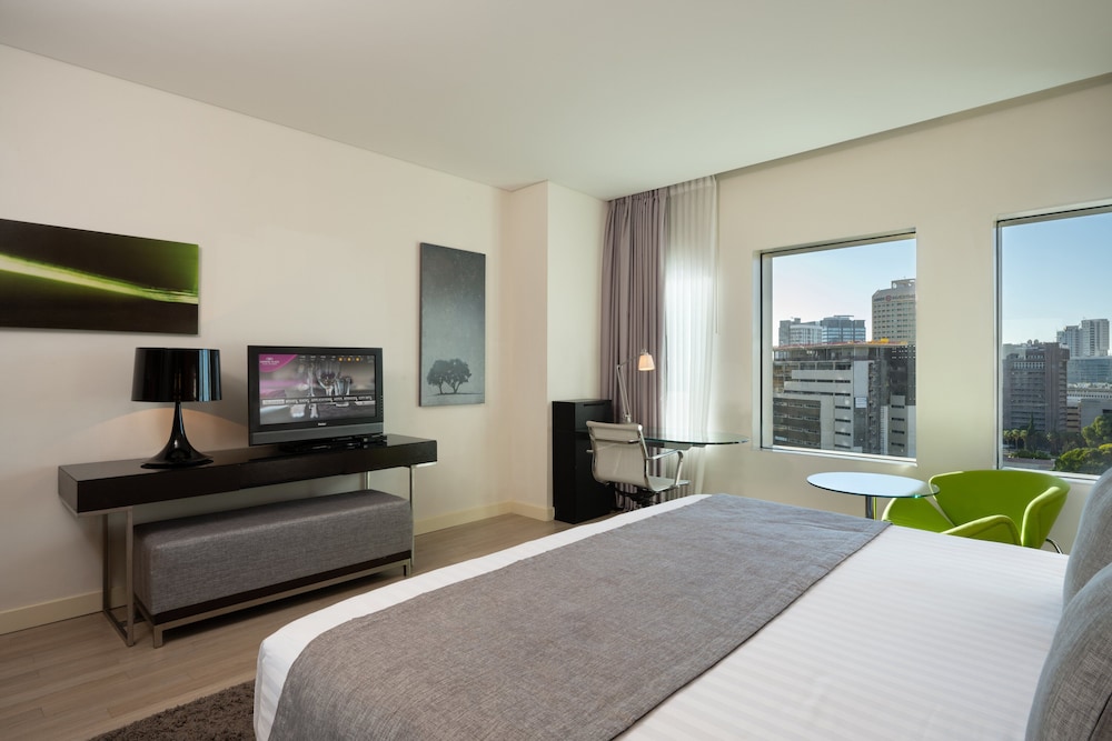 Standard Room, 1 King Bed - Photo 1