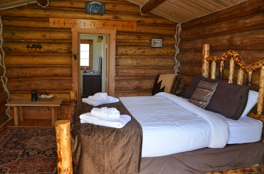 Honeymoon Cabin, 1 Queen Bed, Mountain View photo 3