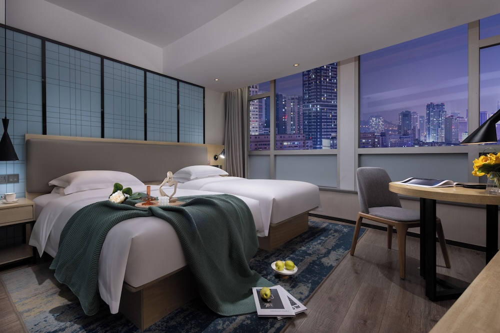 Comfort Twin Room, City View