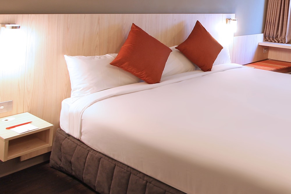 Standard Room, 1 King Bed - Photo 3