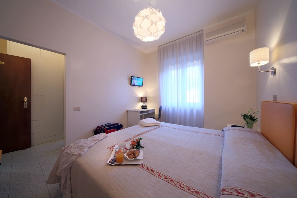 Triple Room - Photo 2