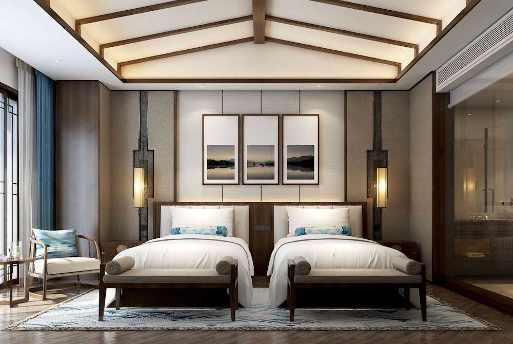 Superior Room, Multiple Beds, Non Smoking (Garden Pool View) photo 1