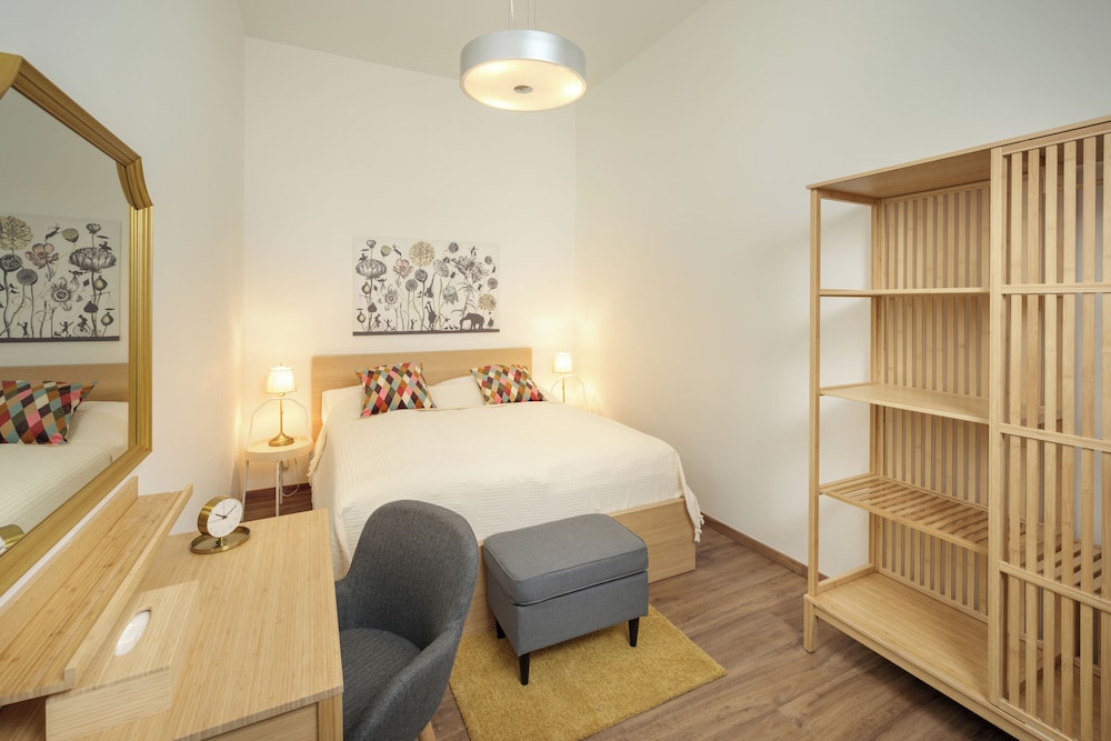 Deluxe Apartment, City View (43)