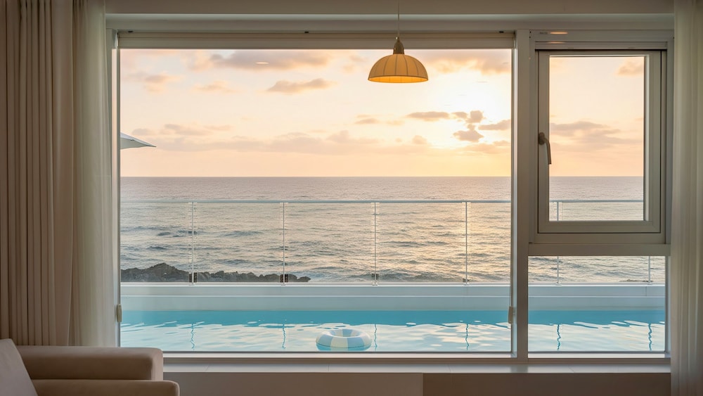 Basic Room, 1 Bedroom (Room 202 (Oceanview/Family/Spa)) photo 1