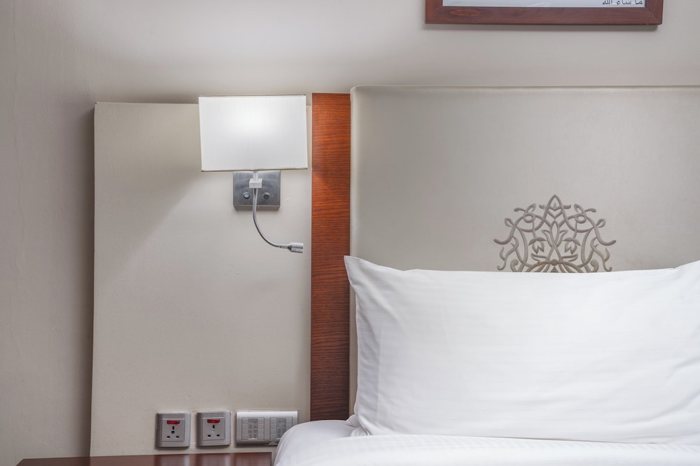Classic Twin Room, City View - Photo 2