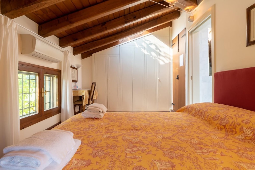 Superior Double or Twin Room photo 2