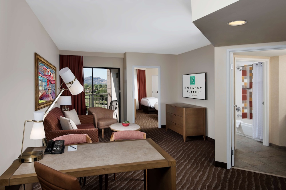 Suite, 2 Double Beds, Mountain View - Photo 7