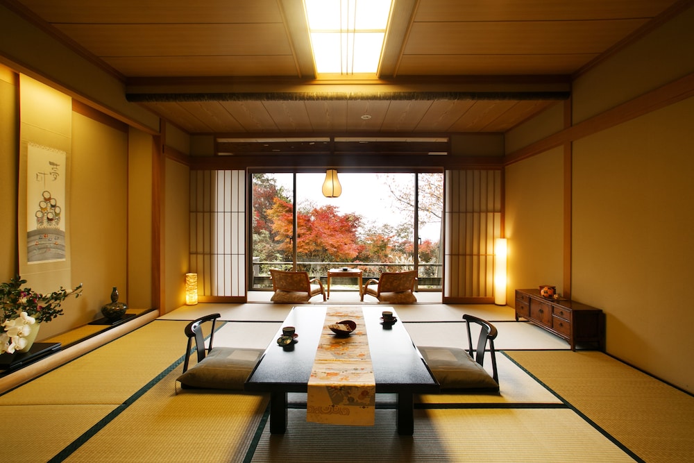 Japanese Western Suite Room with Outside Bath photo 3