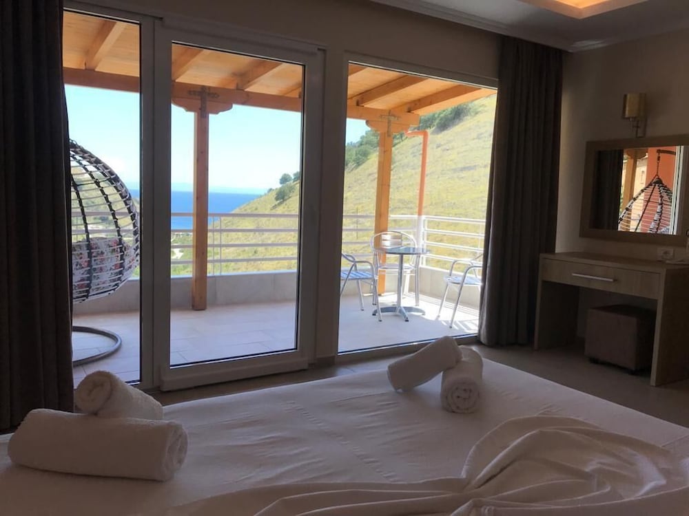 Suite, Bathtub