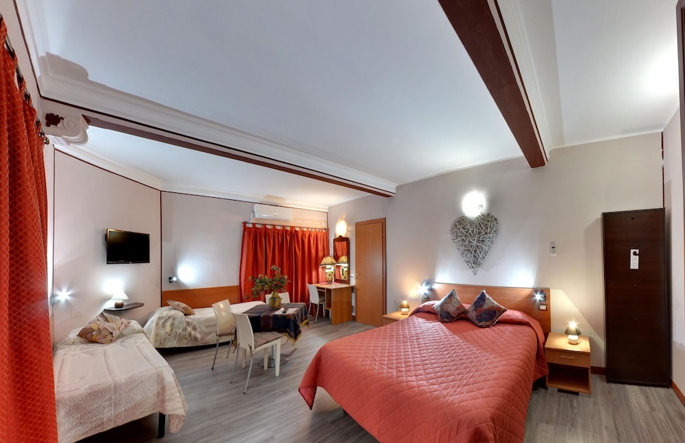 Comfort Quadruple Room photo 1