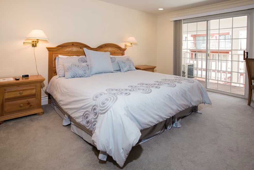 Condo, 2 Bedrooms