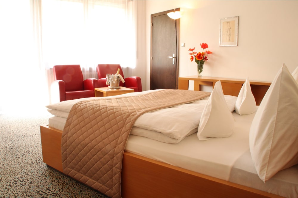 Elegance Double Room photo 3